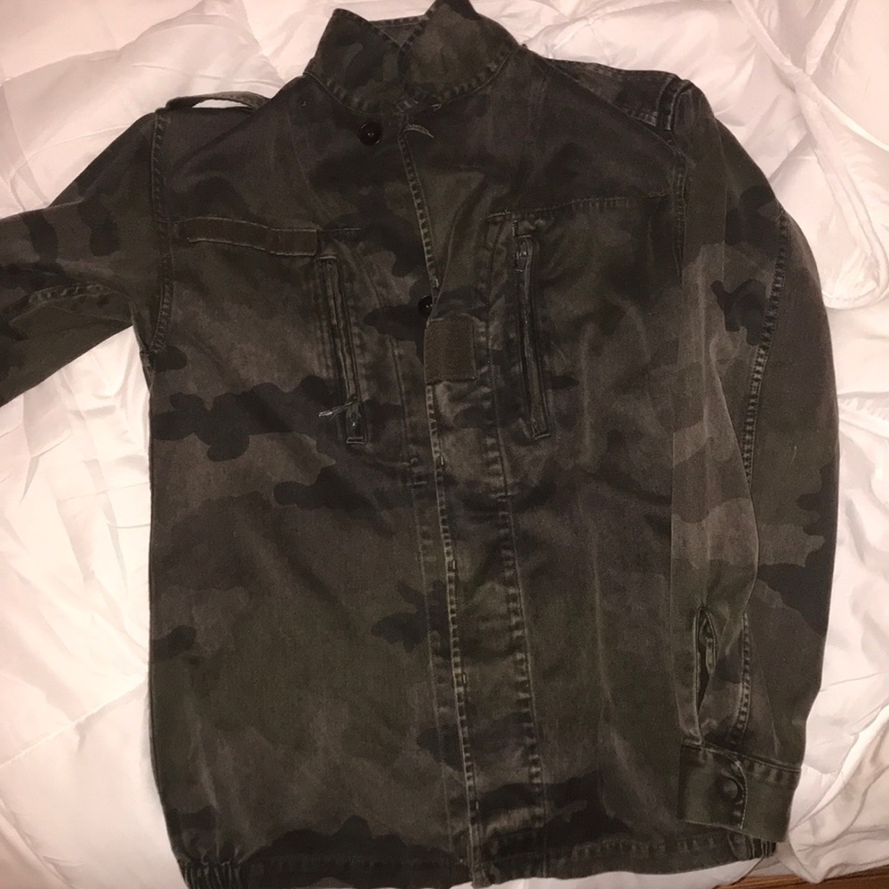 Brandy Melville loose camo jacket